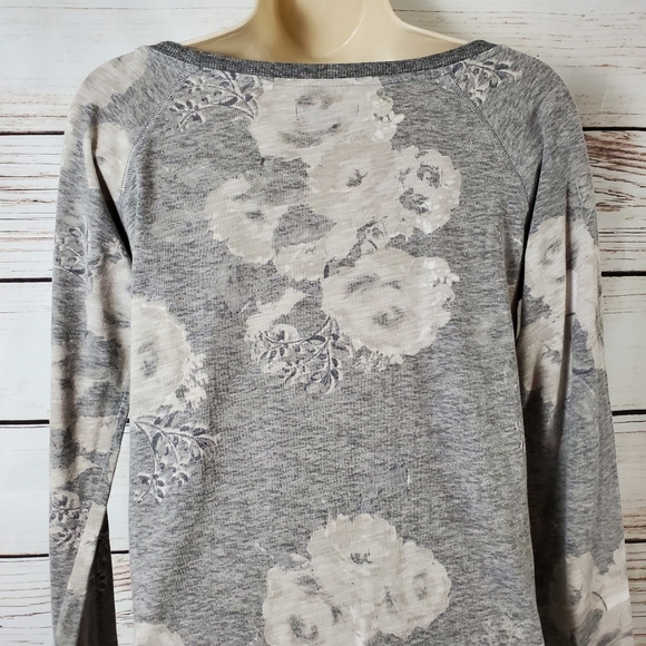 American Eagle | Floral Print Heathered LS Top - Picture 3 of 8